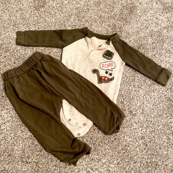 Garanimals Other - Dino boys clothing set